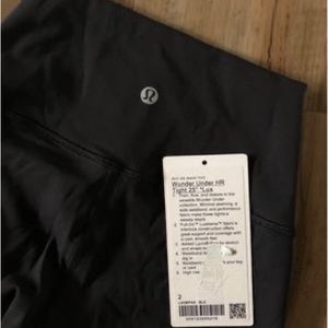 “Wunder Under” Lululemon leggings